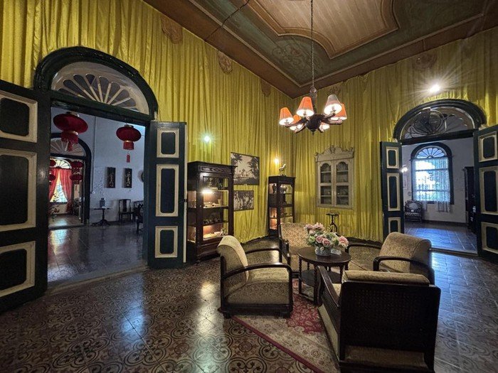 Menjelajahi Interior & Koleksi
